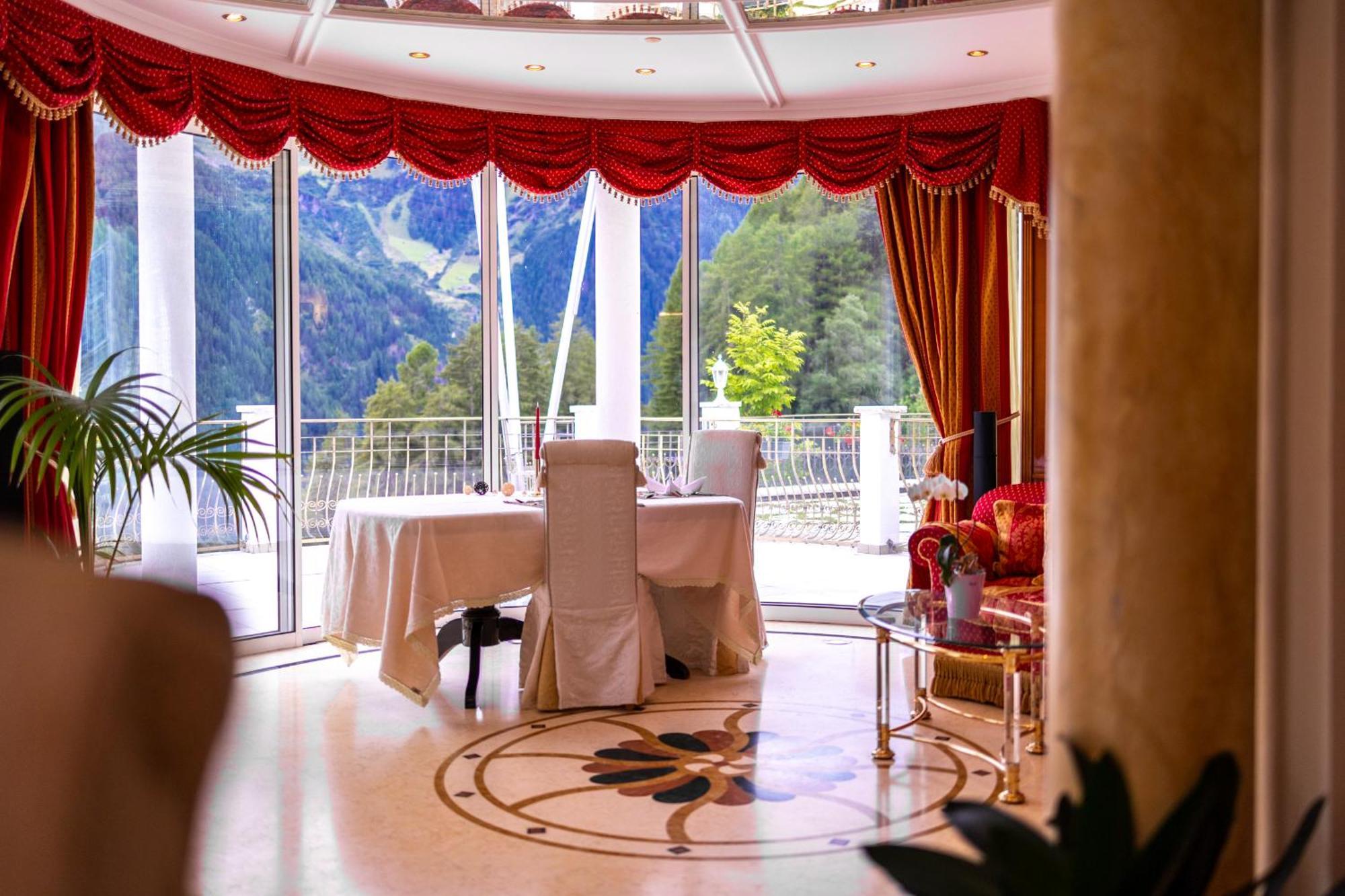 B&B Das Land-Palais - Private Mountain Hideaway Selva dei Molini Dış mekan fotoğraf