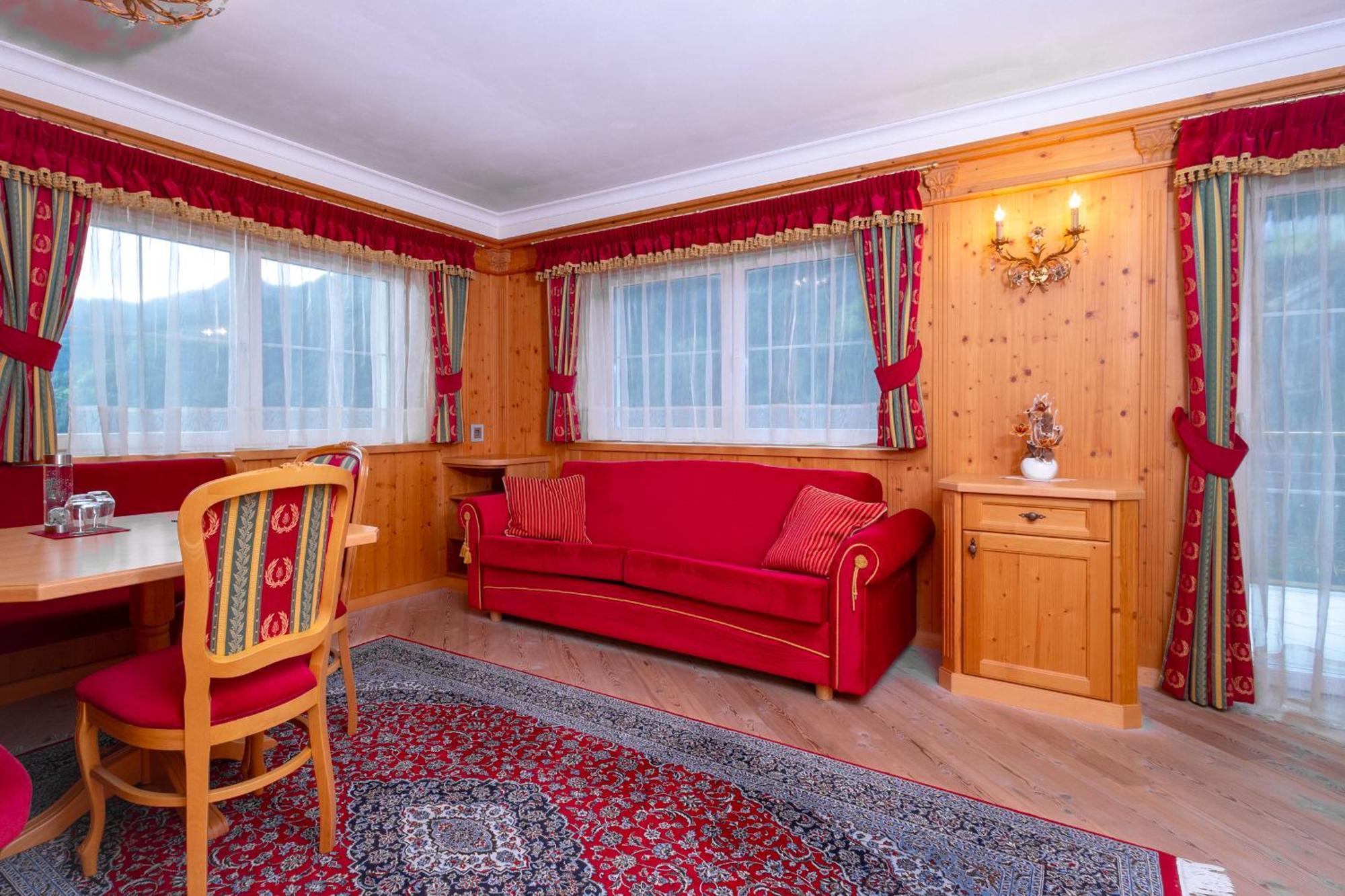 B&B Das Land-Palais - Private Mountain Hideaway Selva dei Molini Dış mekan fotoğraf